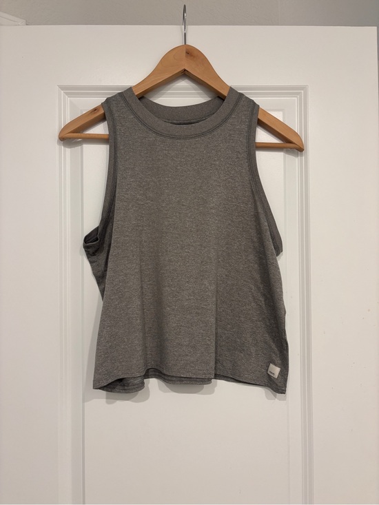 Vuori Tops - Vuori Energy Tank Top in Gray